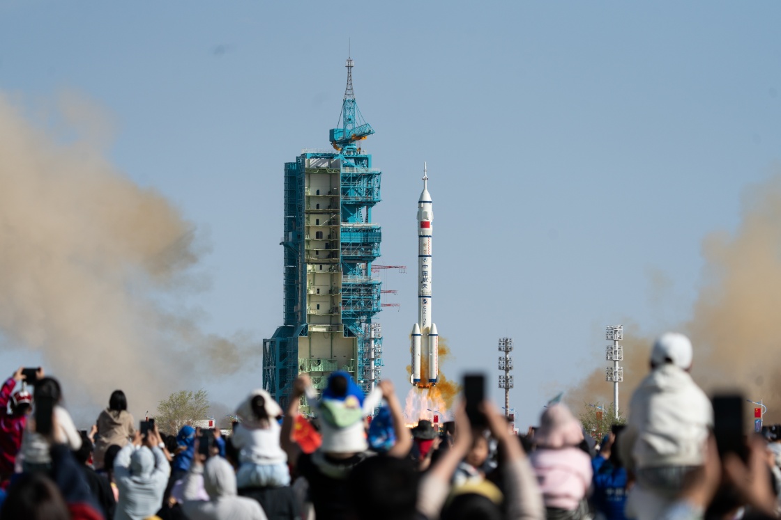 神舟二十号载人飞船发射成功