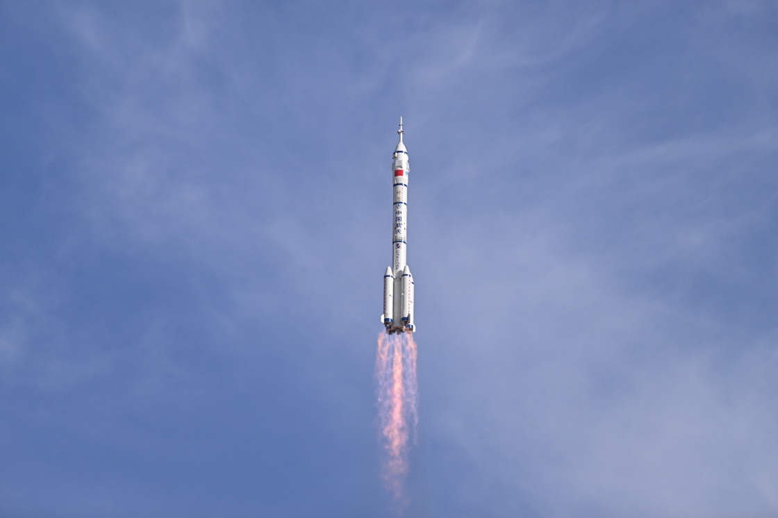 神舟二十号载人飞船发射成功